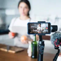 استخدام ادیتور و فیلمبردار موبایل‌گرافی اینستاگرام