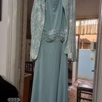 تعدادی لباس و کیف و کفش فروشی