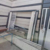 دو عدد محافظ پنجره و یک عدد محافظ در