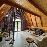 کلبه سوییسی نوساز|اجارهٔ کوتاه‌مدت ویلا و باغ|نشتارود, |دیوار