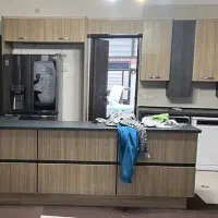 فروش کابینت آشپزخانه MDF رنگ کرمی، سالم و تمیز|مصالح و تجهیزات ساختمان|کرمان, |دیوار