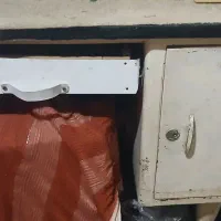 میز فلزی قدیمی