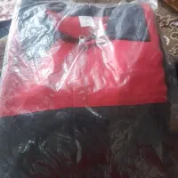 یک دس لباس به فروش میرسد