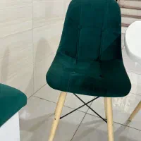 میز و صندلی و یک عدد پاف