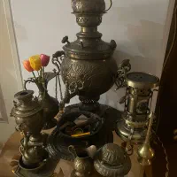 میز برنجی و سماور زغالی|بوفه، ویترین، کنسول|ری, فیروزآبادی|دیوار
