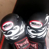 دستکش بوکس تویینز اسپشال چرم