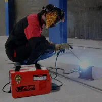 دنبال دست کمک برای جوشکاری