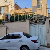خانه ای دوطبقه دربست سمت جمهوری 12متری ولیعصر