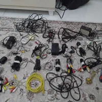 تعدای سیم وکابل وسیم تلفن و....