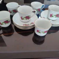 سرویس چای خوری یا قهوه خوری گل قرمزی