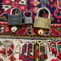 قفل و کلید های قدیمی انتیک|کلکسیون اشیاء عتیقه|تهران, جیحون|دیوار