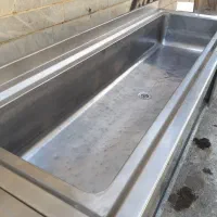 اجاق گاز  خطی صنعتی و سینک ظرفشویی وان قدیمی