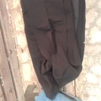 تعداد ی شلوار لی وسفید پکن وشلوارک