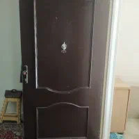 دو عدد درب چوبی(ورودی واحد ، اطاق خواب)