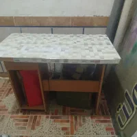 میز کامپیوتر سالم و تمیز