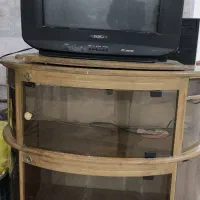 میز و تلویزیون