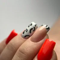 خدمات کاشت ناخن