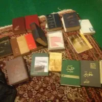 چندین جلدکتابهای قدیمی وتاریخی ومدنی ...