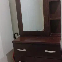 گلیم فرش ۹ متری و میز آرایشی