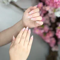 نیازمند مدل ناخن(کاشت ژل و پودر)|خدمات آرایشگری و زیبایی|کرج, اتحاد|دیوار