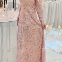 لباس مجلسی کلا سنگ دوزی است   سایز ۳۸ یا ۴۰