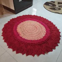 فرشینه بافتنی با رنگ و نقشهای متنوع