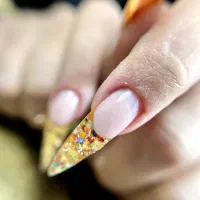 کاشت ناخن و مژه تخصصی اقتصادی