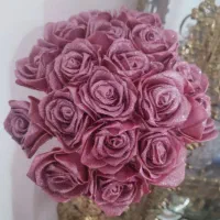 گل صورتی زردار