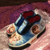 تعدادی کفش دخترانه|کفش و لباس بچه|تهران, شهرک کوهسار|دیوار