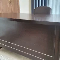 میز اداری (تحریر) و صندلی چرخ‌دار