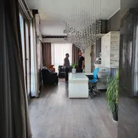 ۴۰۰ متر دفتر اداری سند دار بر خیابان اصلی
