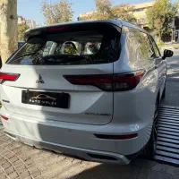 میتسوبیشی اوتلندر ۲۰۲۳ H line|خودرو سواری و وانت|شیراز, بعثت|دیوار