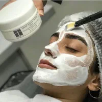 پاکسازی پوست و لیزر بدن