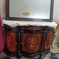 آیینه و کنسول