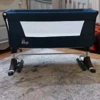 تخت نوزاد    کنار تخت مادر