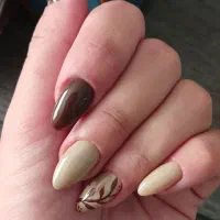 کاشت ناخن فقط ۴۰۰