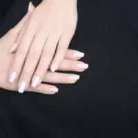 کاشت ناخن به قیمت استثنائی