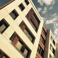 آپارتمان سه خواب / تاپ لوکیشن / خوش قیمت