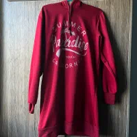 هودی زرشکی|لباس|رشت, معلم|دیوار