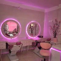 فروش وسایل کامل آرایشگاه به دلیل مهاجرت|آرایشگاه و سالن‌های زیبایی|بروجرد, |دیوار