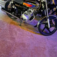 موتور سیکلت در حد نو