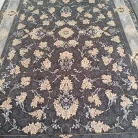 فرش طوسی طلایی ۷۰۰ شانه نورامیتالیک