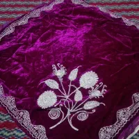 مخمل قدیمی گلدوزی شیک|پرده، رانر، رومیزی|کرمان, |دیوار