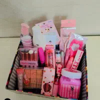 استخدام در مجموعه آرایشی و بهداشتی