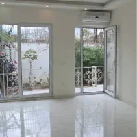 ویلایی گلسار با باغچه حیاط نقلی نوسازی شده