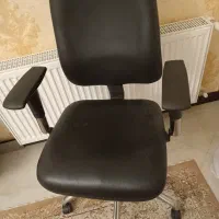 صندلی چرخدار اداری کاملا نو