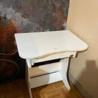 میز تحریر شیبدار کم جا