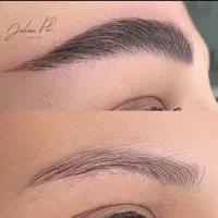 یک نفر که تتو قدیمی داره و میکرو کرکی مویی میخواد