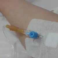 تزریقات و سرم تراپی خواهران توسط پرستار خانم