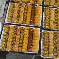 چند نفر خاتم در کارگاه شیرینی پزی نیاز مندیم|استخدام خدمات فروشگاه و رستوران|بهارستان, |دیوار